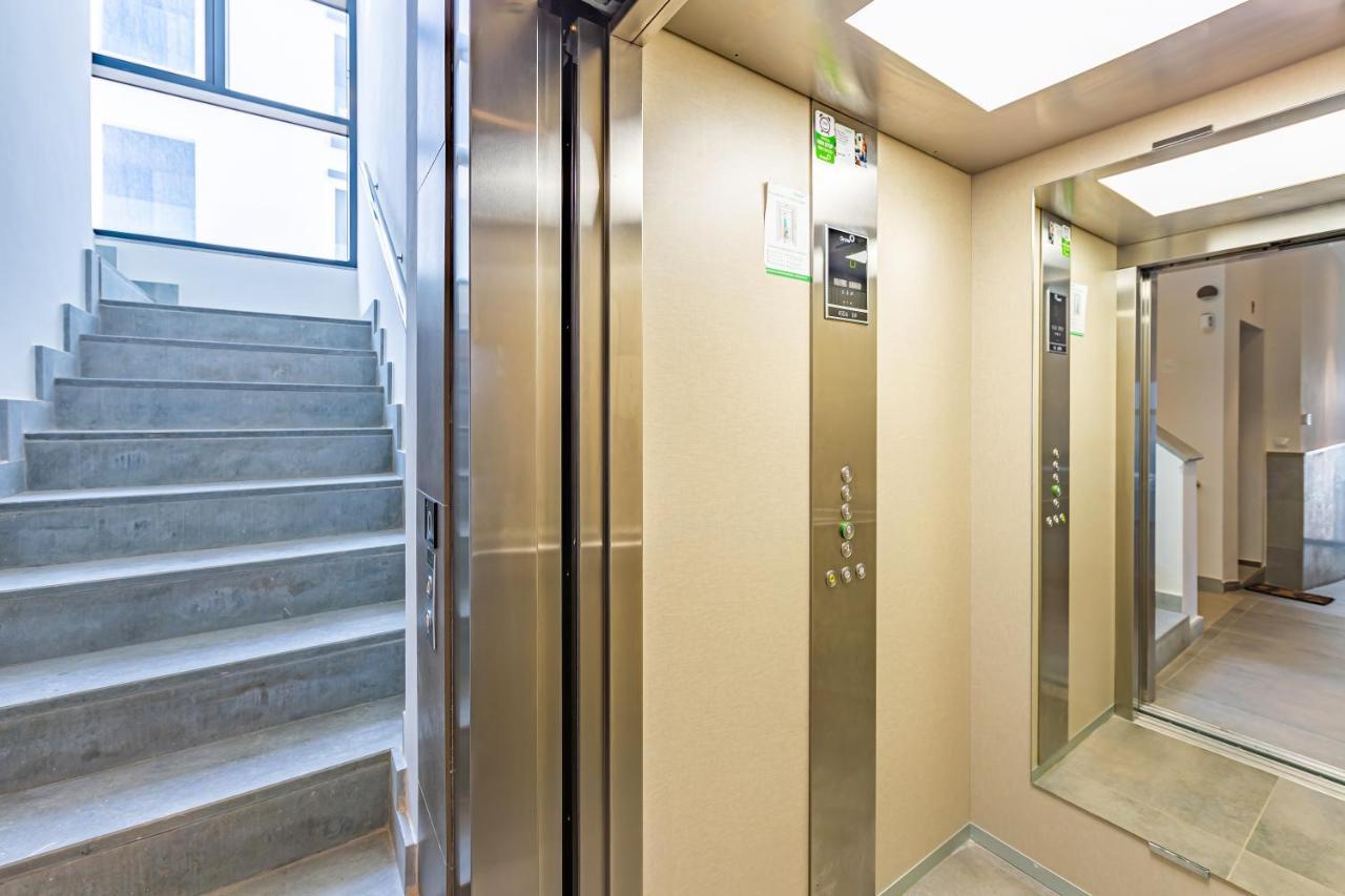 Centre-terrace, Pool, Parking & Home-office Appartement